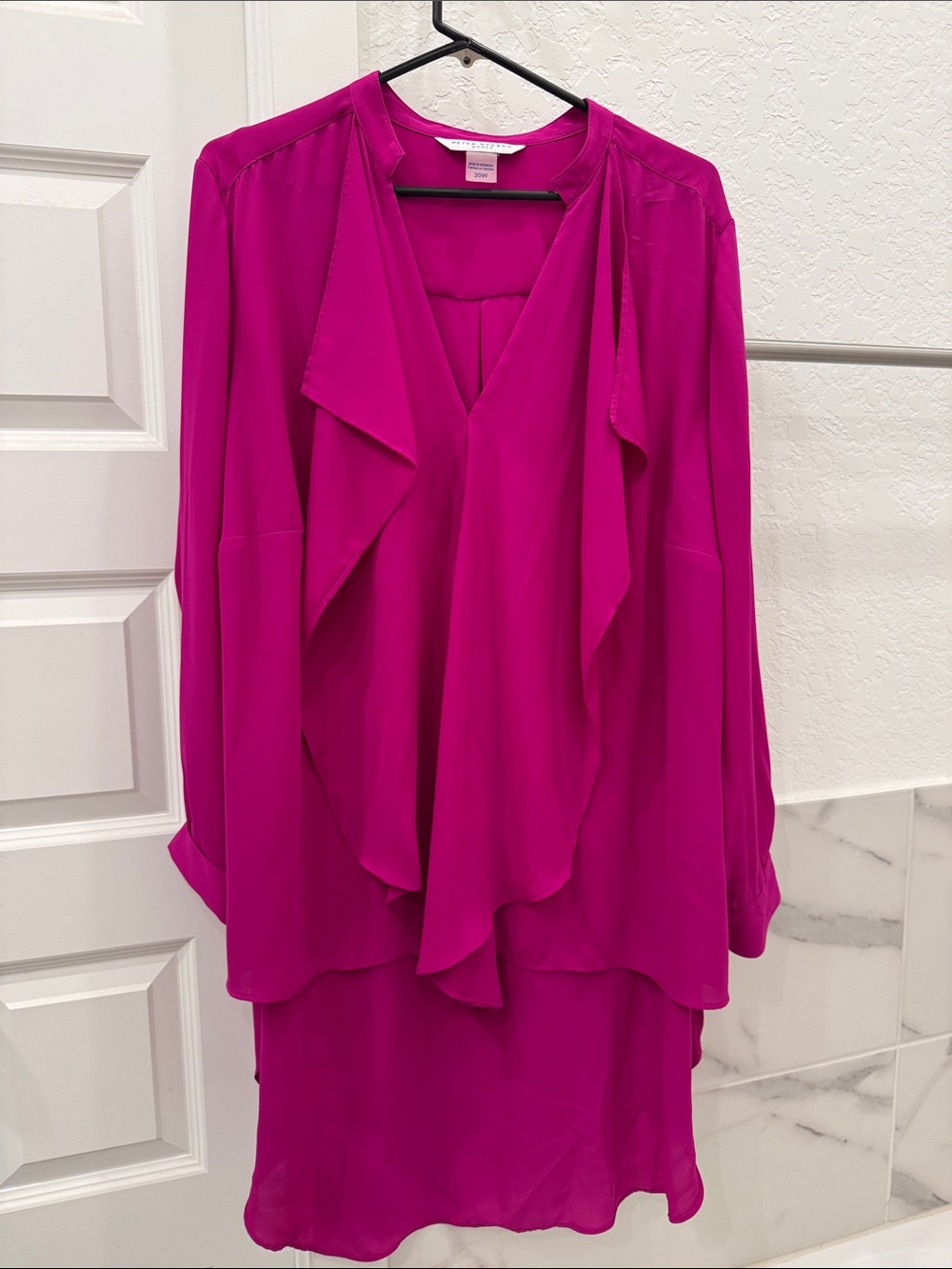 Peter Nygard Fuchsia Long-Sleeve Ruffle V-Neck Blouse